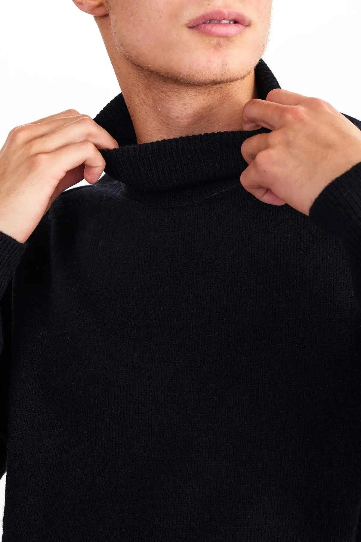 ANERKJENDT Aknico Solid Roll Neck - Caviar