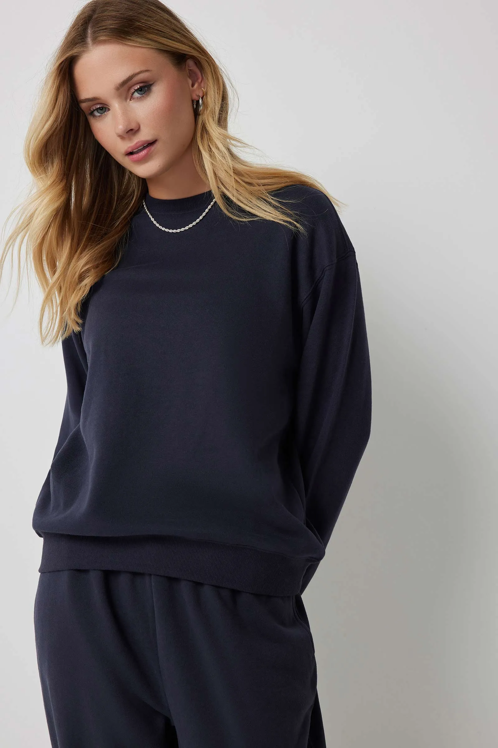 Ardene Ardene Solid Crew Neck Sweatshirt in Dark Blue | Size | Polyester/Cotton | Fleece-Lined | Eco-Conscious