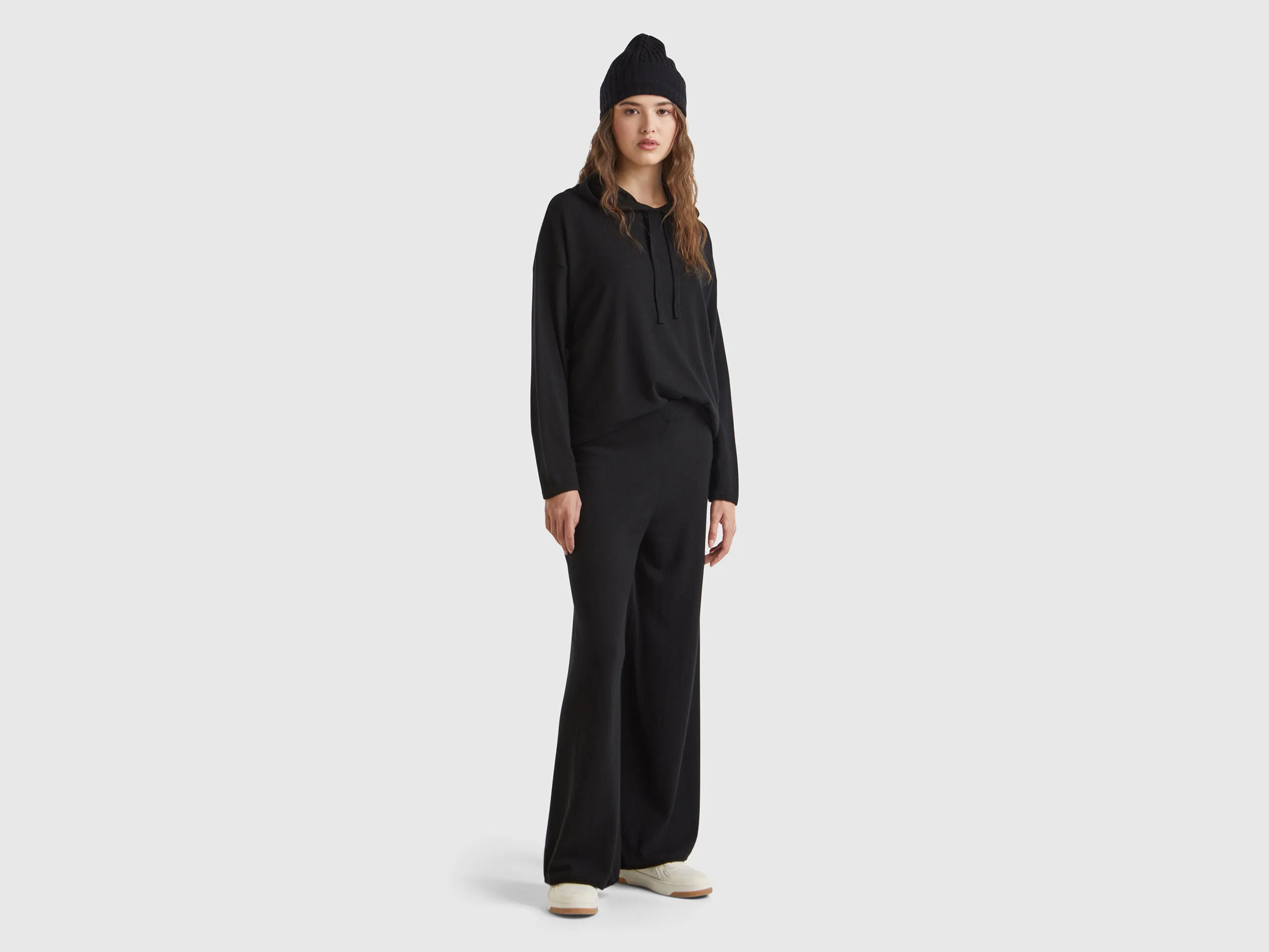 Black sweater in cashmere blend with hood - Black | Benetton