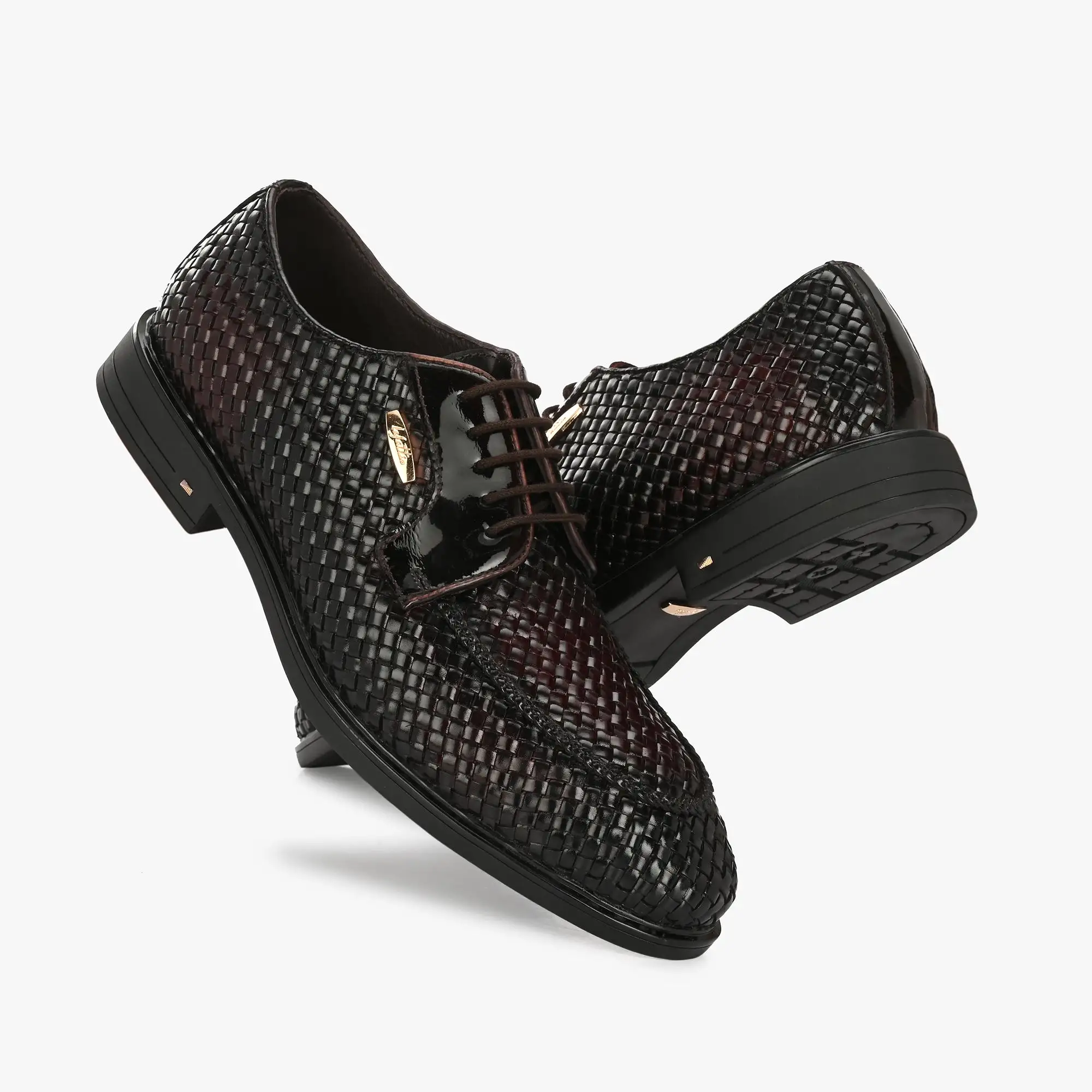 Hand-Woven Lace-Up Shoes by Lafattio